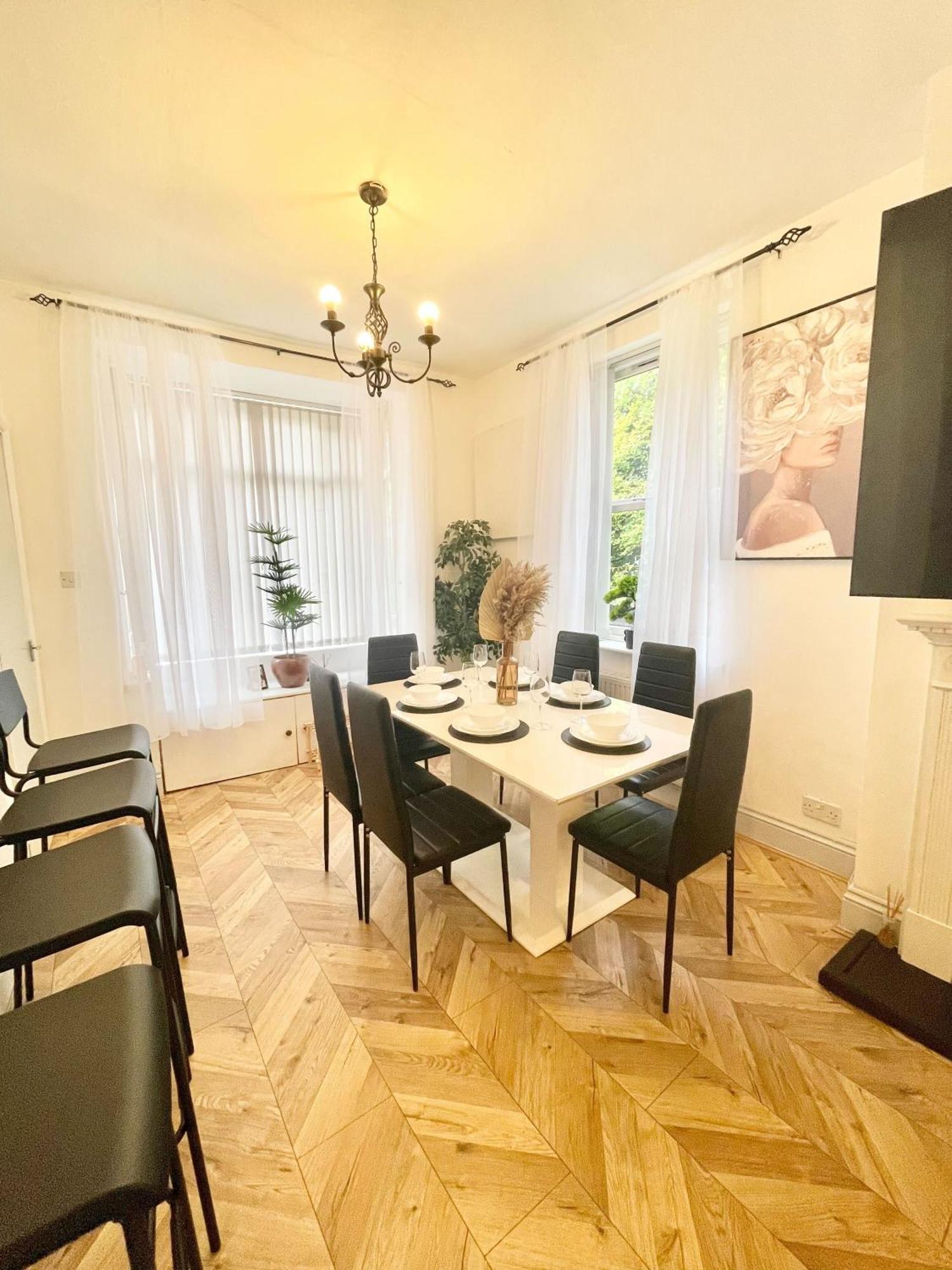 Holiday home Entirehome Sleeps7 Citycentre Parking